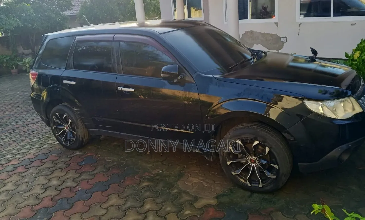 Subaru Forester 2011 Black