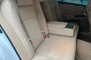 Toyota Crown 2004 White