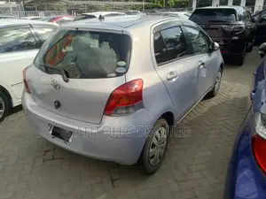 Toyota Vitz 2009 Blue