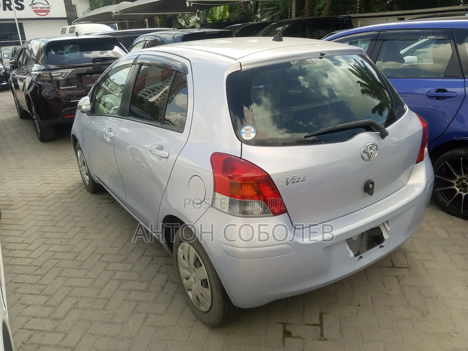 Toyota Vitz 2009 Blue
