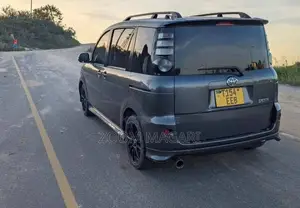 Toyota Sienta 2010 Gray