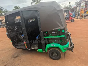 Bajaj Avenger 200 2021 Black