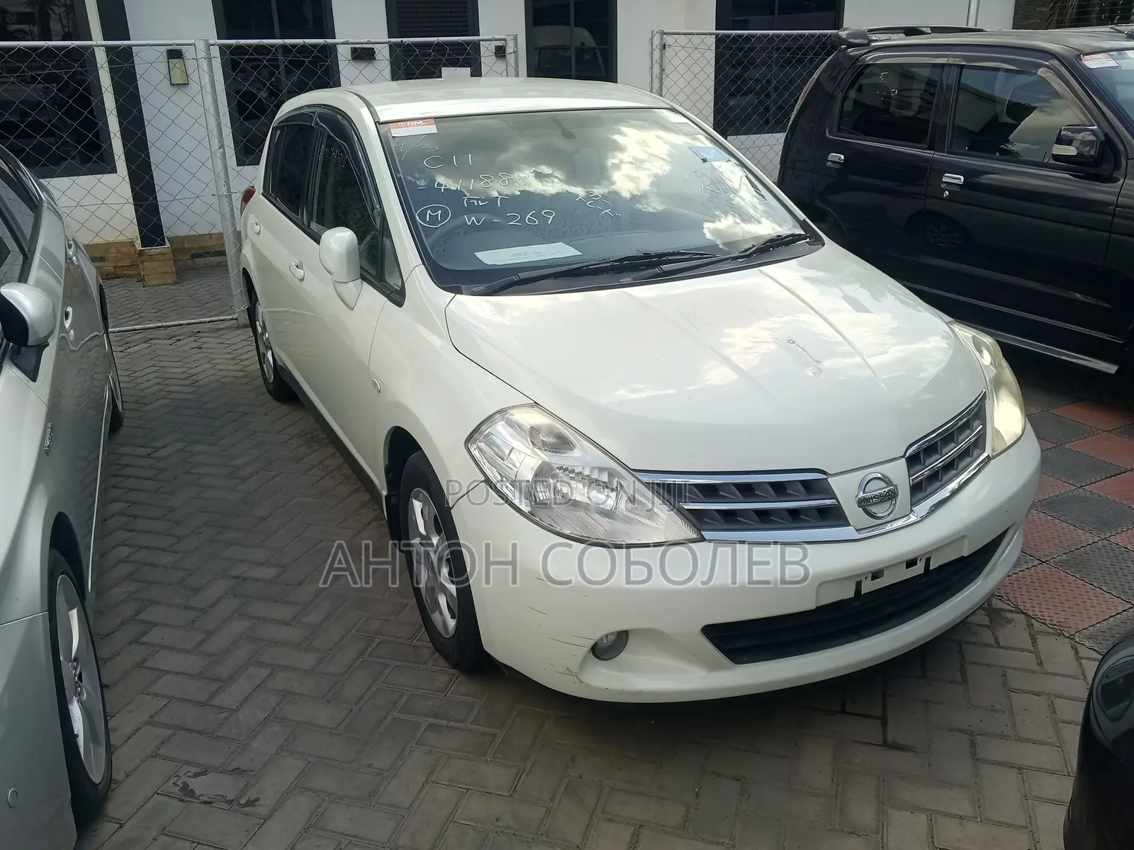 Nissan Tiida 2011 White