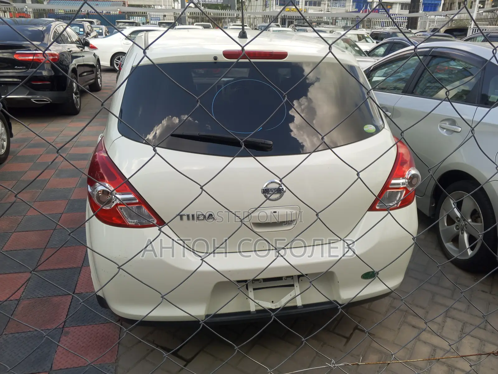 Nissan Tiida 2011 White