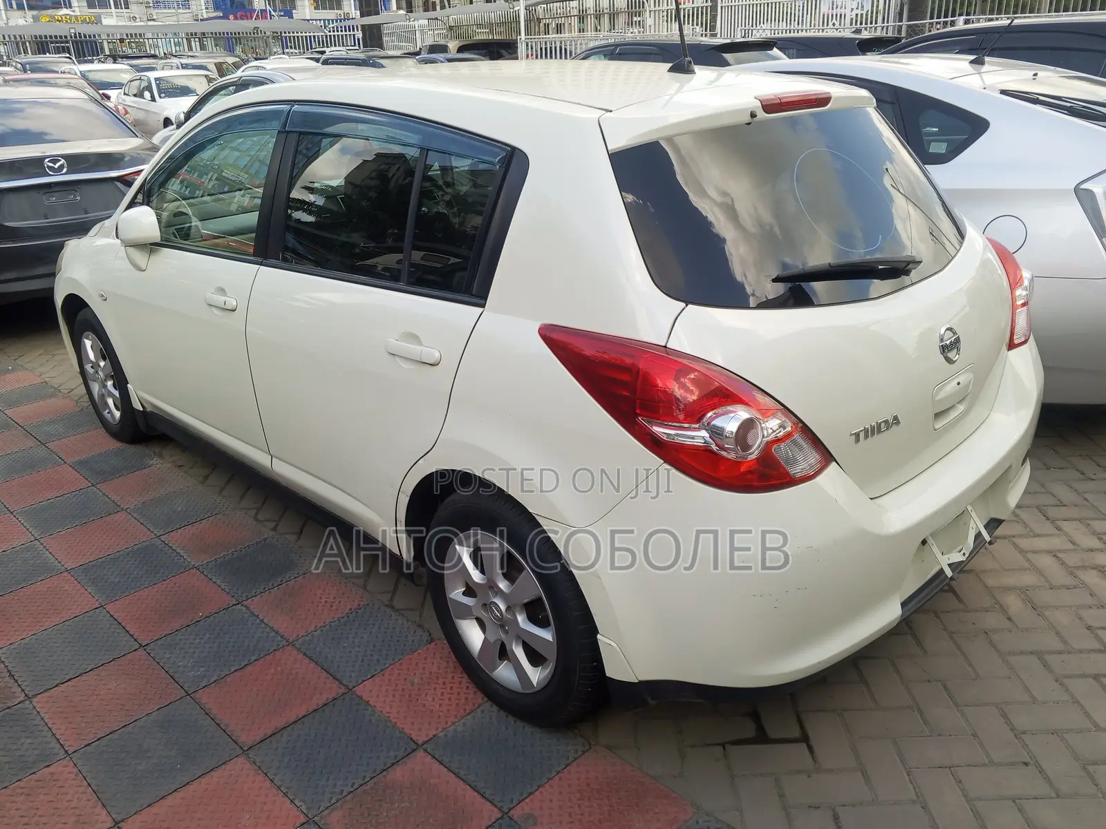 Nissan Tiida 2011 White