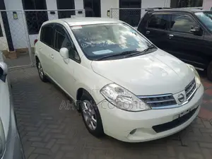 Nissan Tiida 2011 White