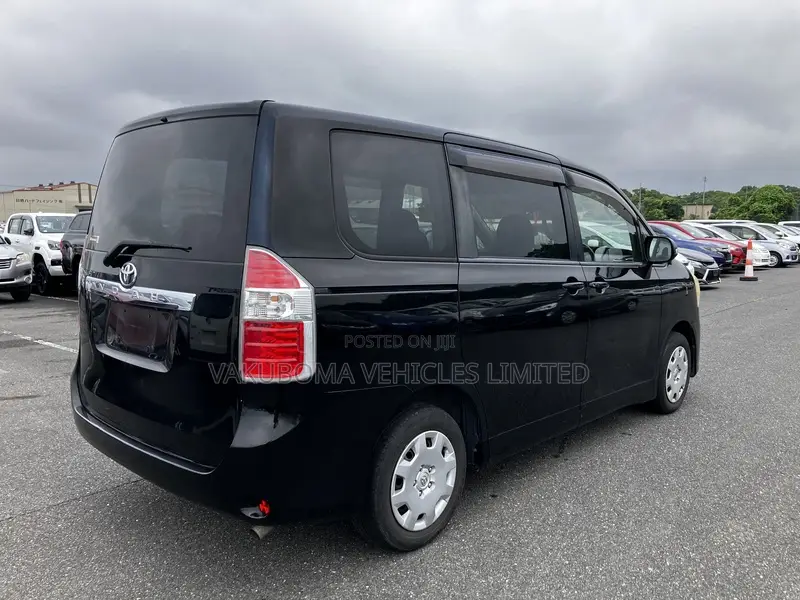 Toyota Noah 2009 Black