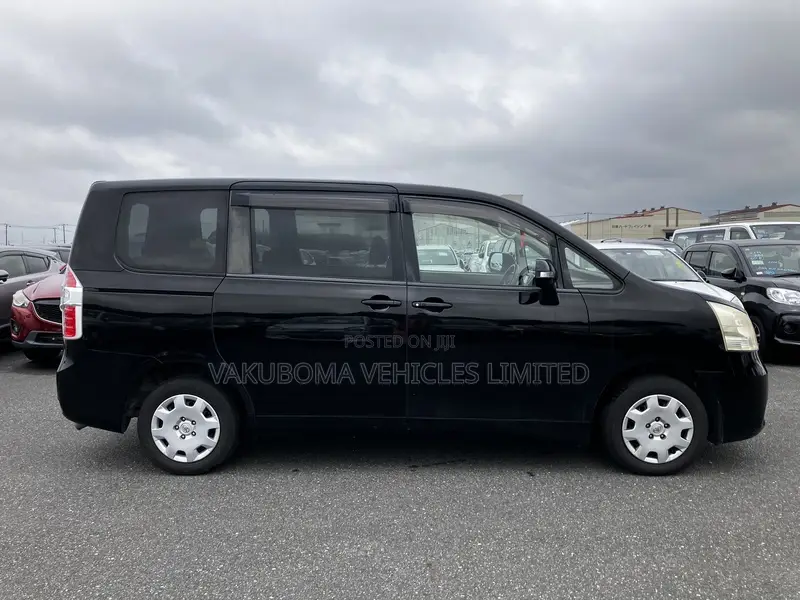 Toyota Noah 2009 Black