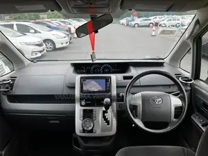 Toyota Noah 2009 Black