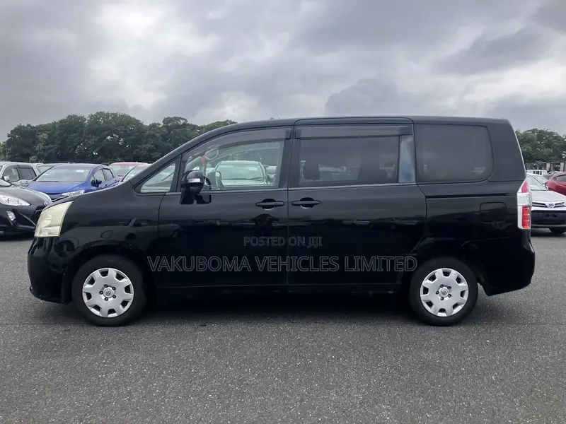 Toyota Noah 2009 Black