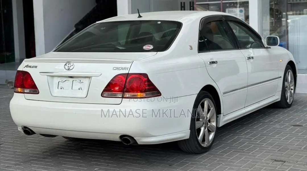 Toyota Crown 2004 White
