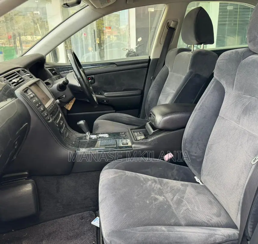 Toyota Crown 2004 White