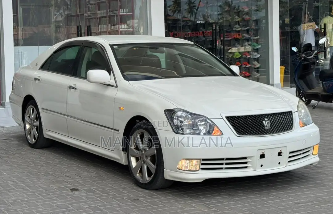 Toyota Crown 2004 White