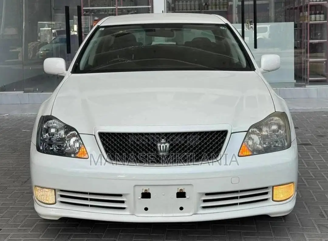 Toyota Crown 2004 White
