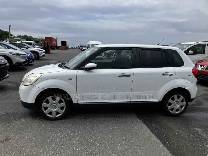 Mazda Verisa 2006 Pearl