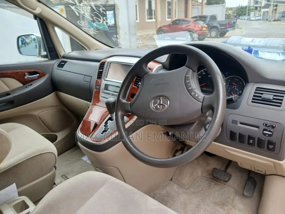 Toyota Alphard 2005 Silver