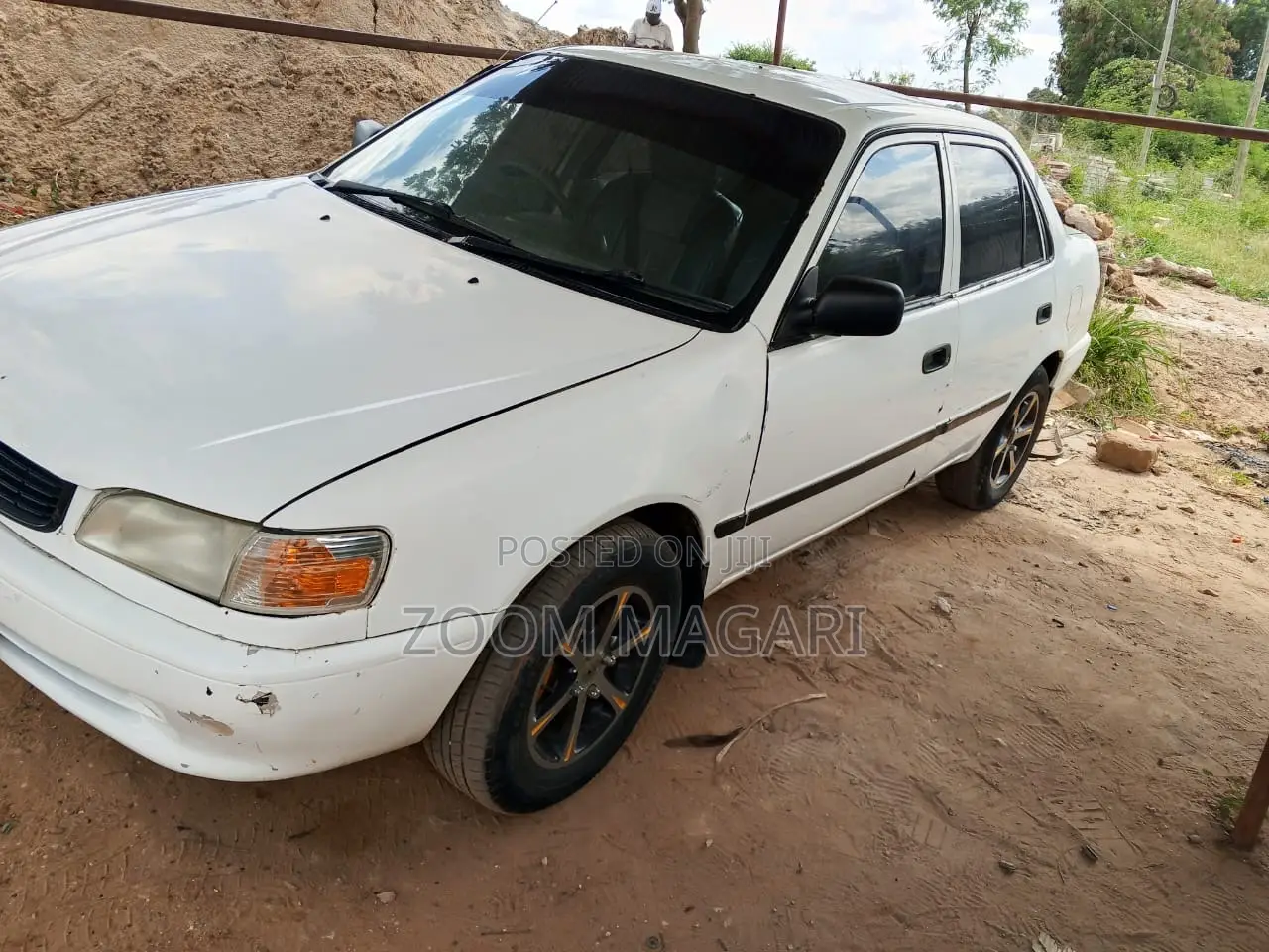 Toyota Corolla 1997 White