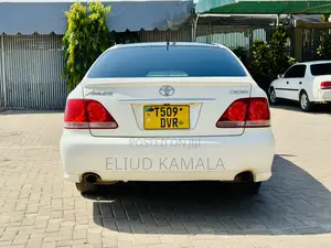 Toyota Crown 2006 White