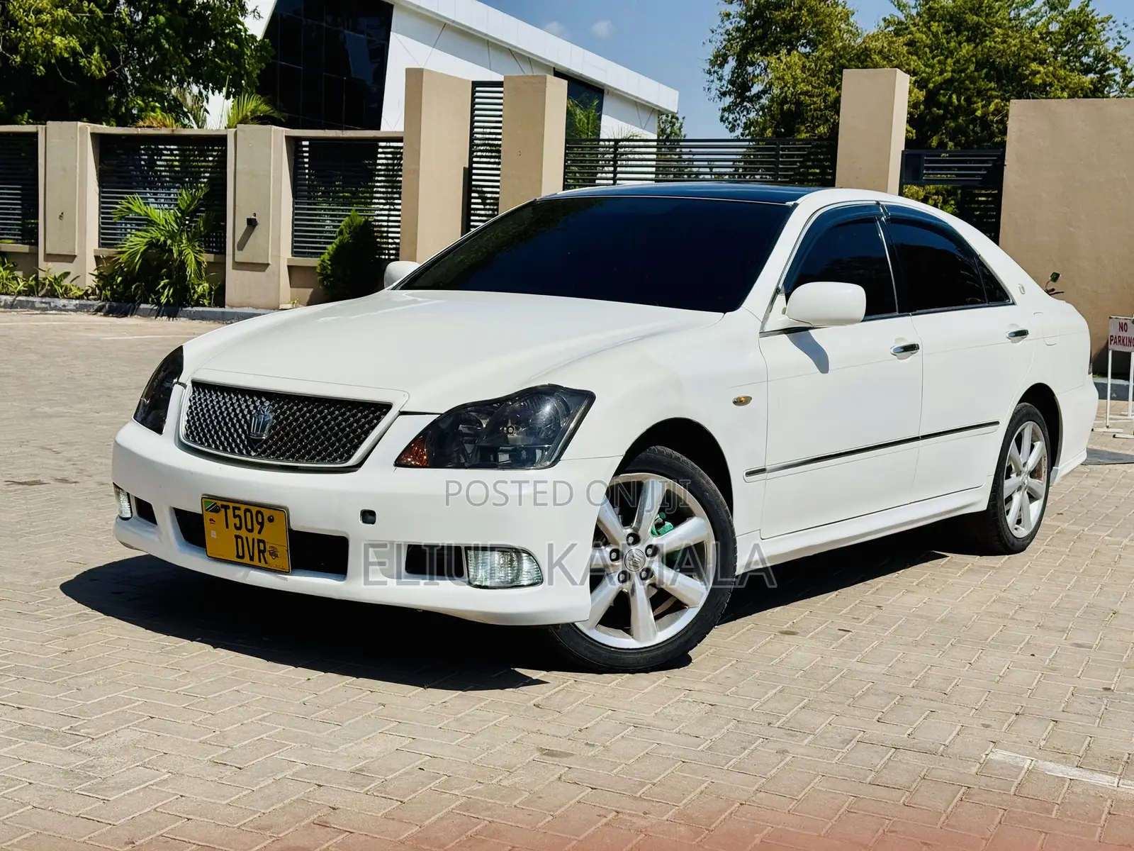 Toyota Crown 2006 White