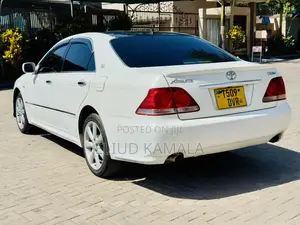 Toyota Crown 2006 White