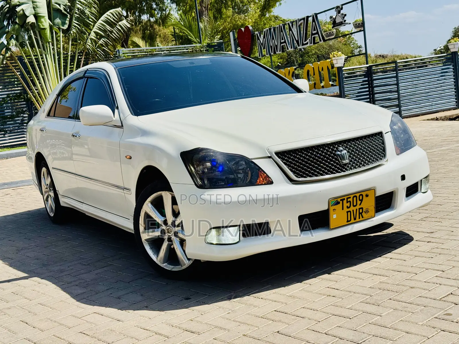 Toyota Crown 2006 White