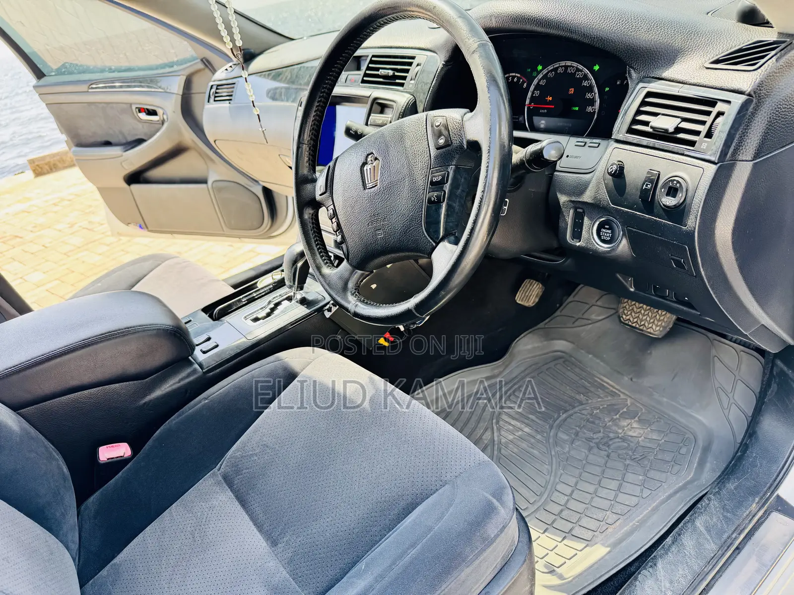 Toyota Crown 2006 White