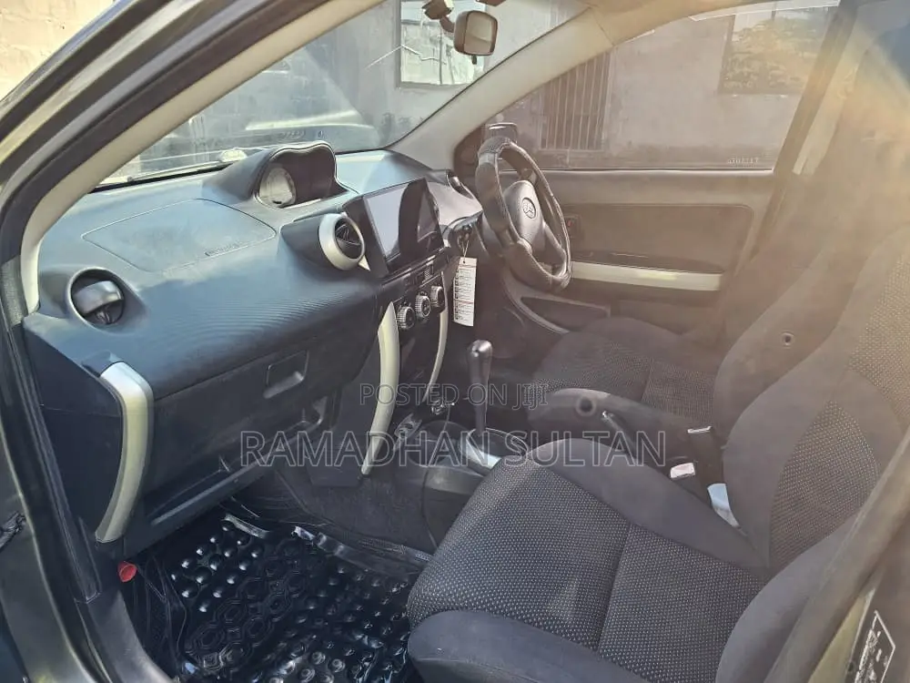 Toyota IST 2005 Gray