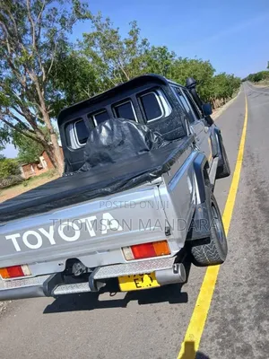 Toyota Land Cruiser 2016 Silver