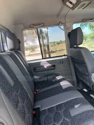 Toyota Land Cruiser 2016 Silver