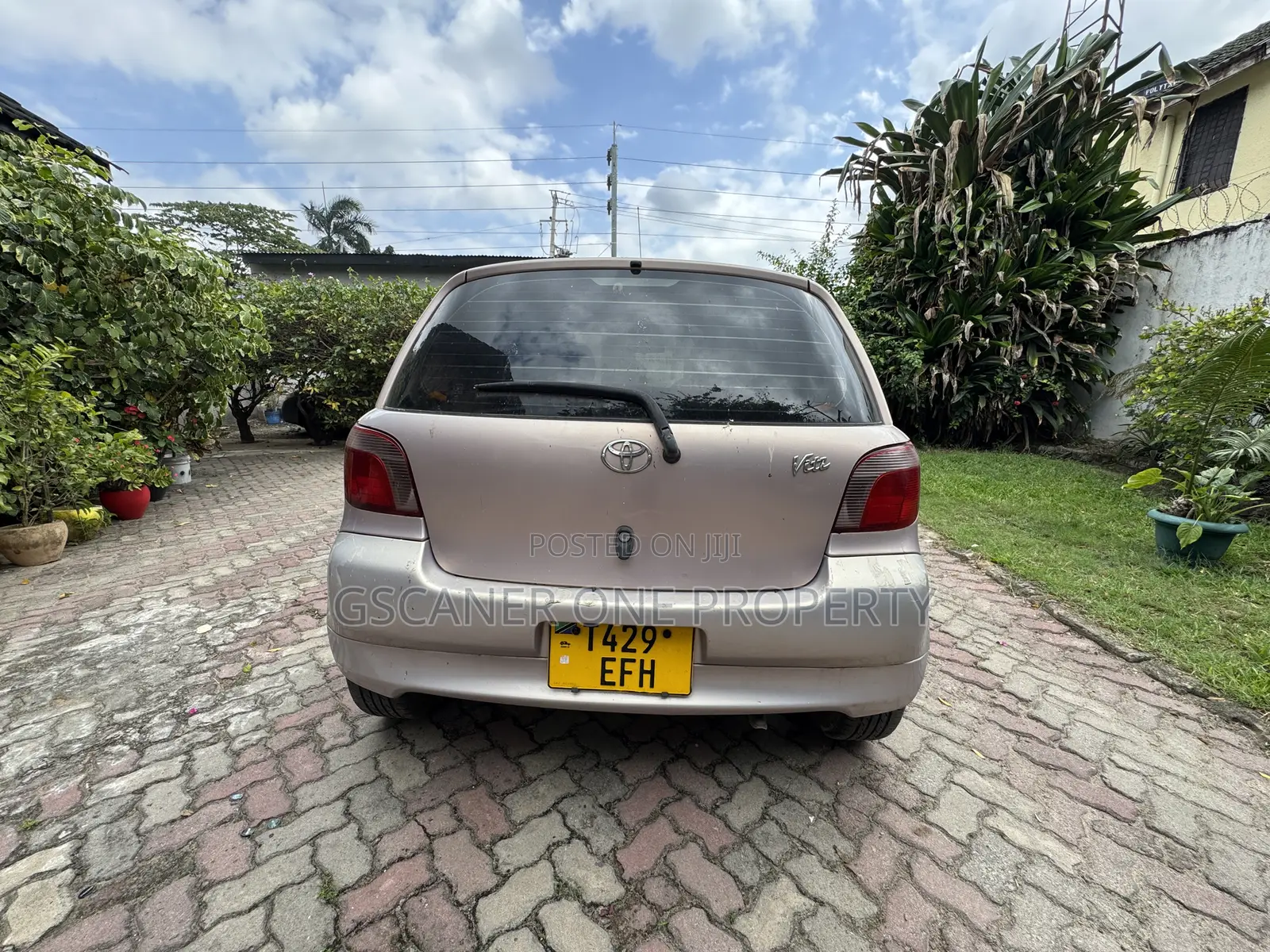 Toyota Vitz 1.0 FWD 3dr 2000 Pink