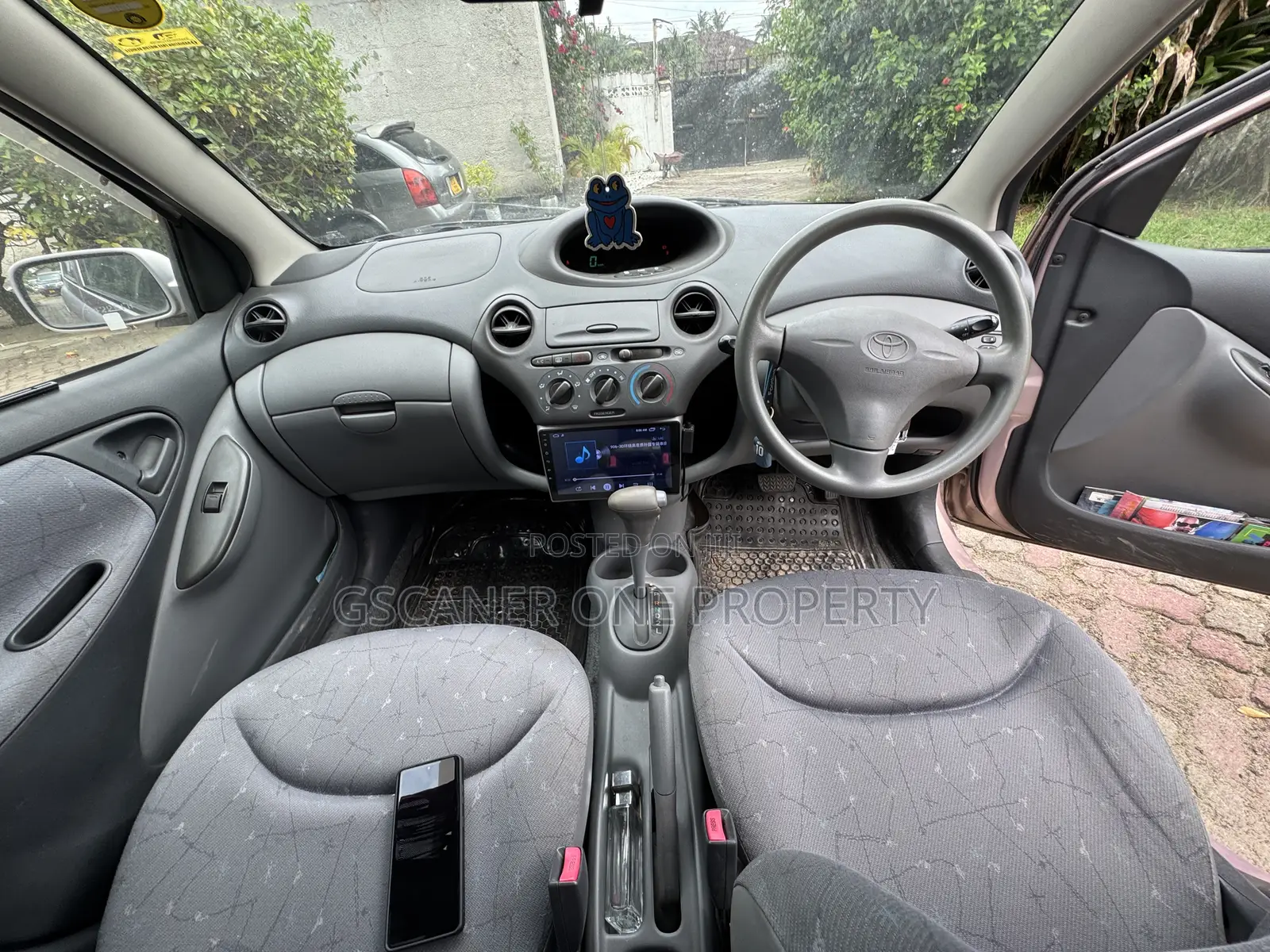 Toyota Vitz 1.0 FWD 3dr 2000 Pink
