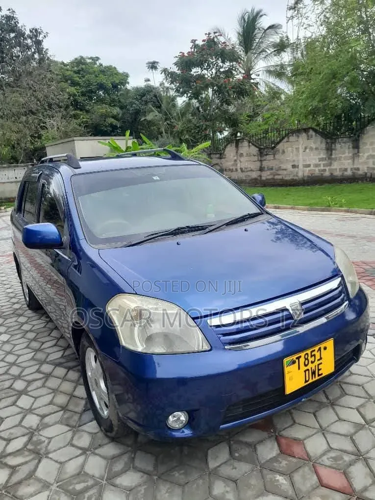 Toyota Raum 2007 Blue