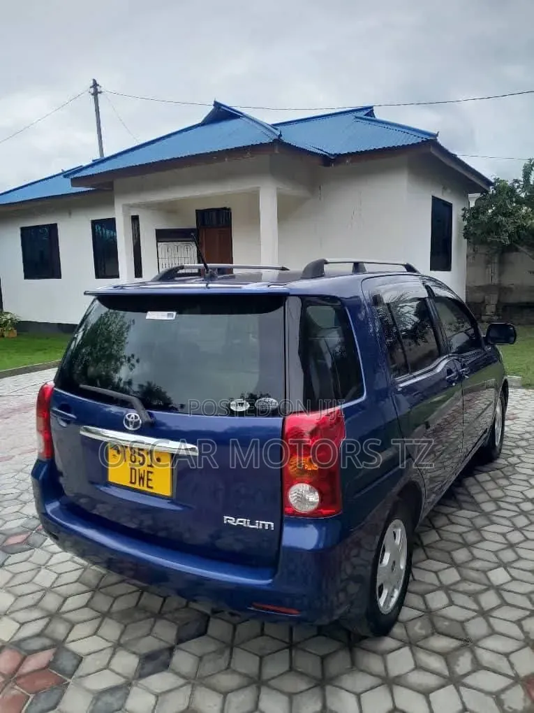 Toyota Raum 2007 Blue