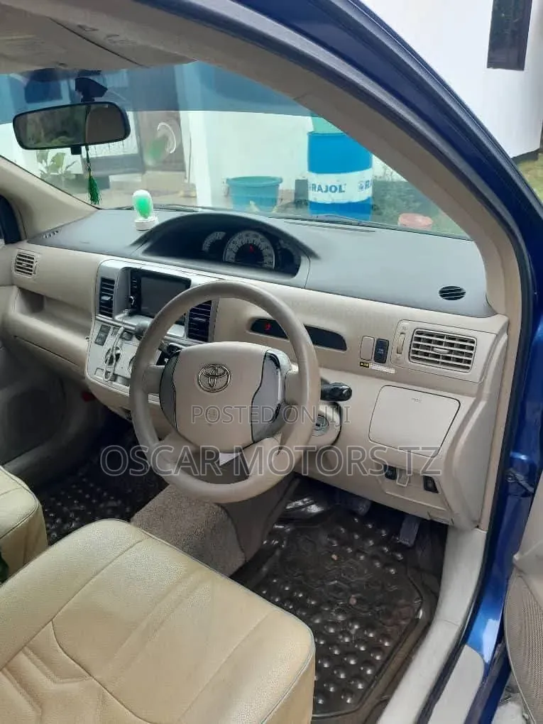 Toyota Raum 2007 Blue