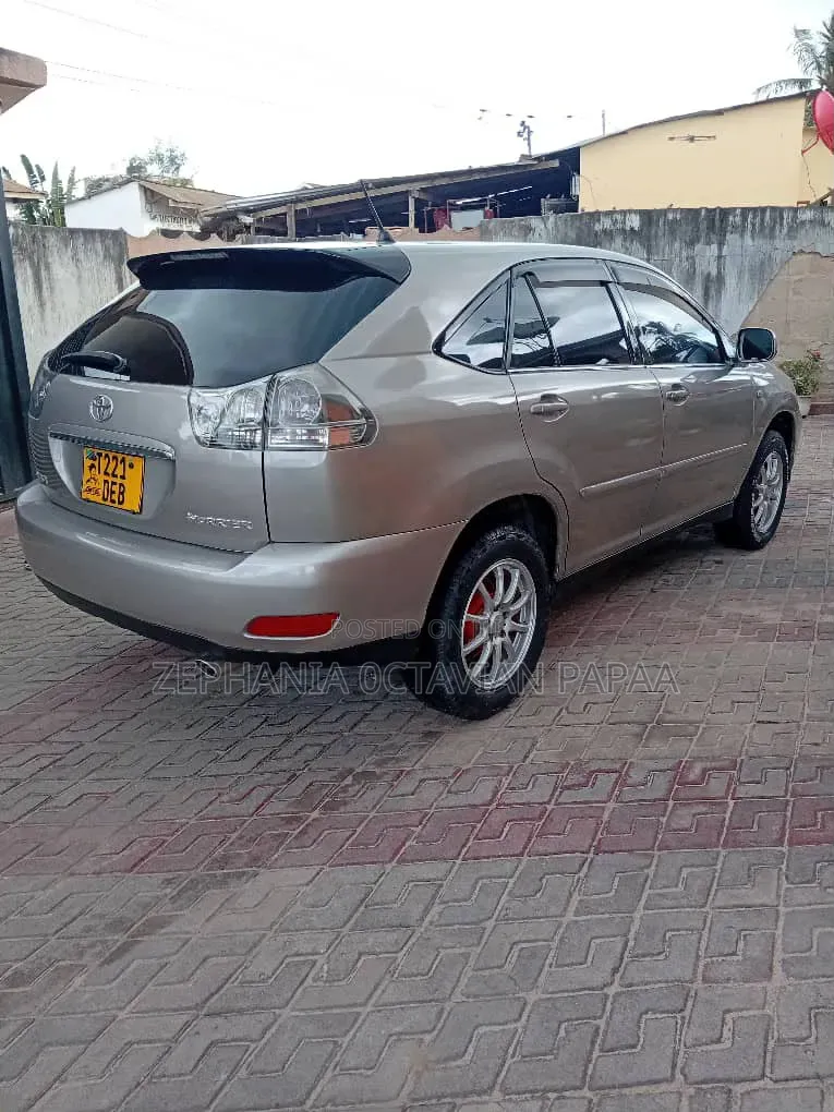 Toyota Harrier 2005 Silver