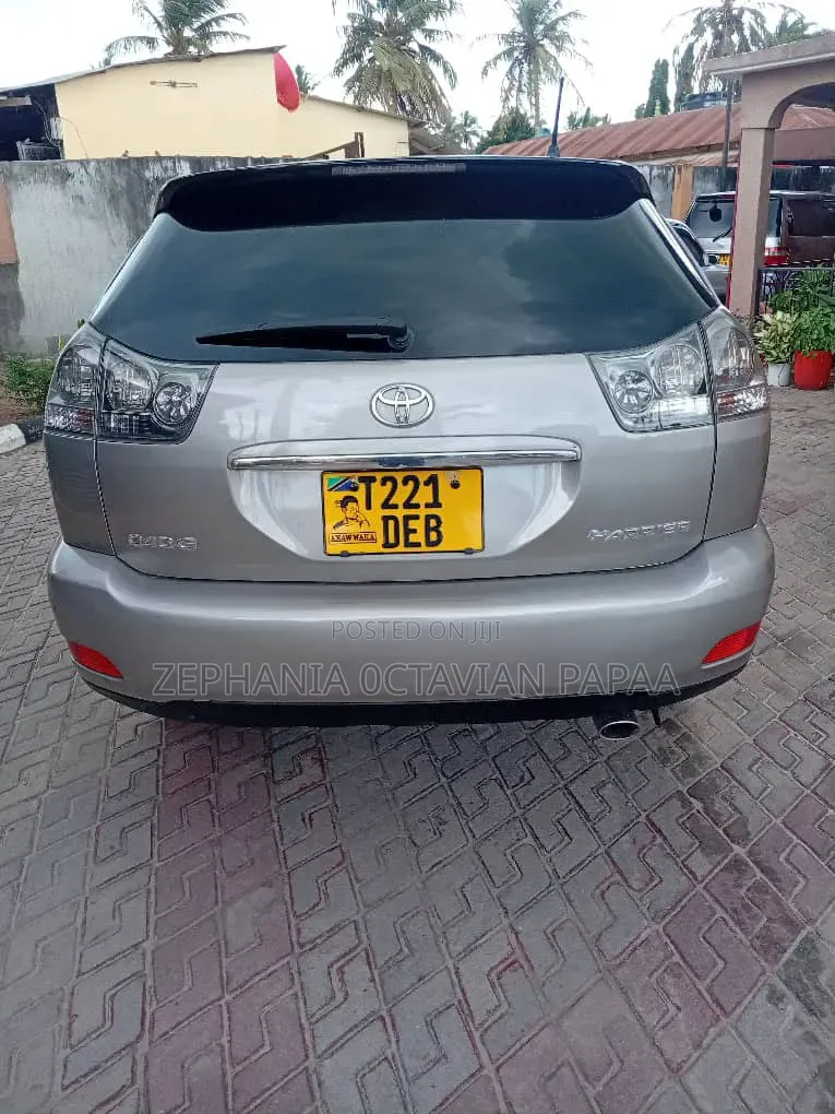 Toyota Harrier 2005 Silver