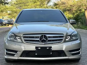 Mercedes-Benz C200 2011 Beige