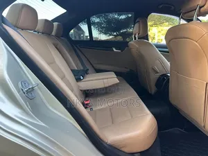 Mercedes-Benz C200 2011 Beige