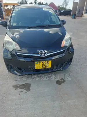 Toyota Ractis 2012 Black