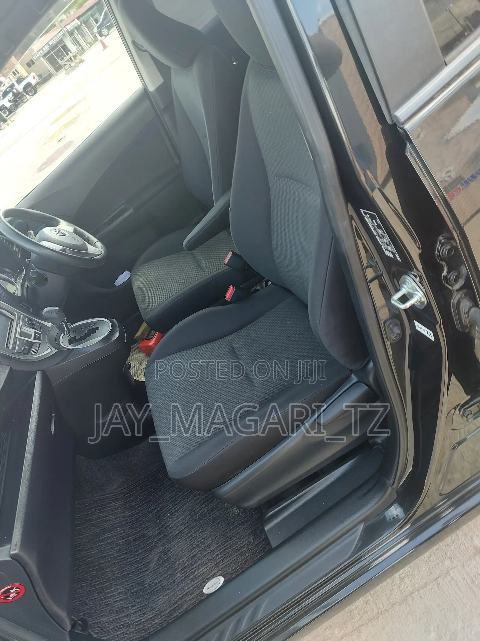 Toyota Ractis 2012 Black