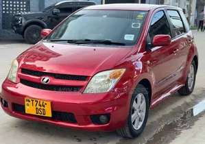 Toyota IST 2006 Red