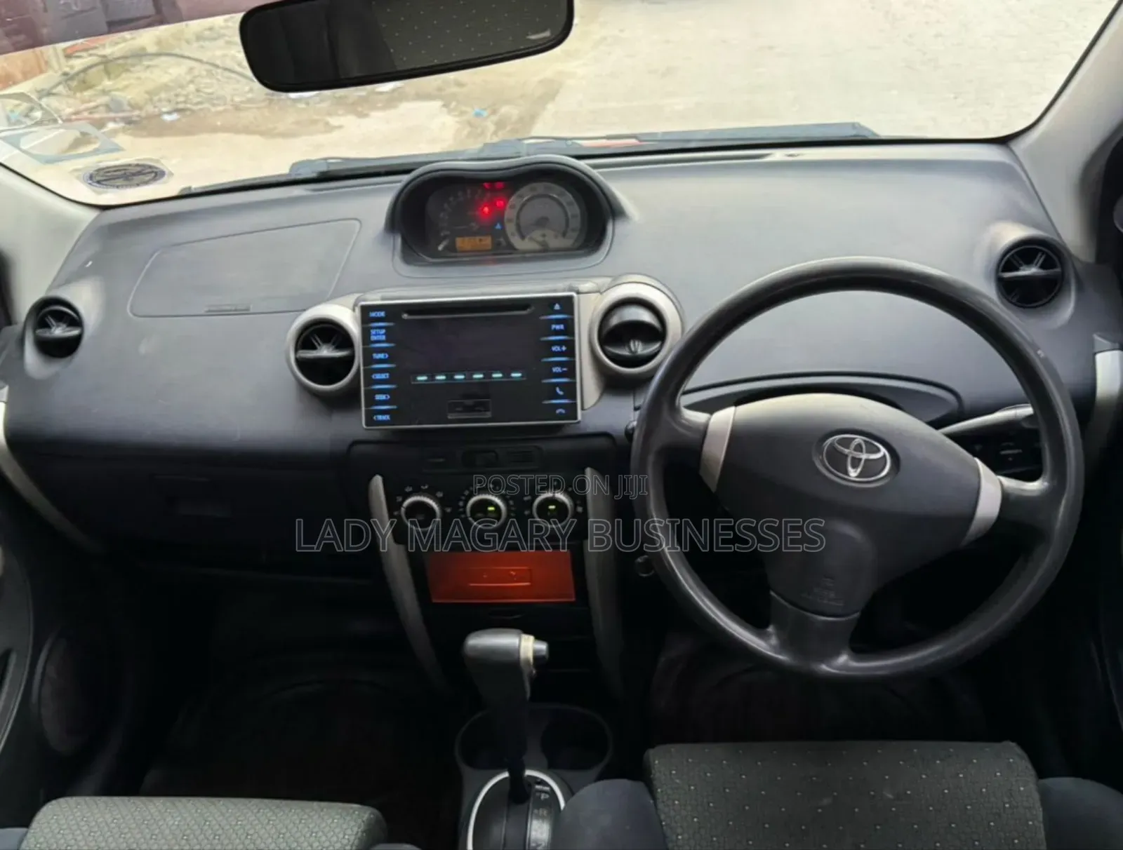 Toyota IST 2006 Red