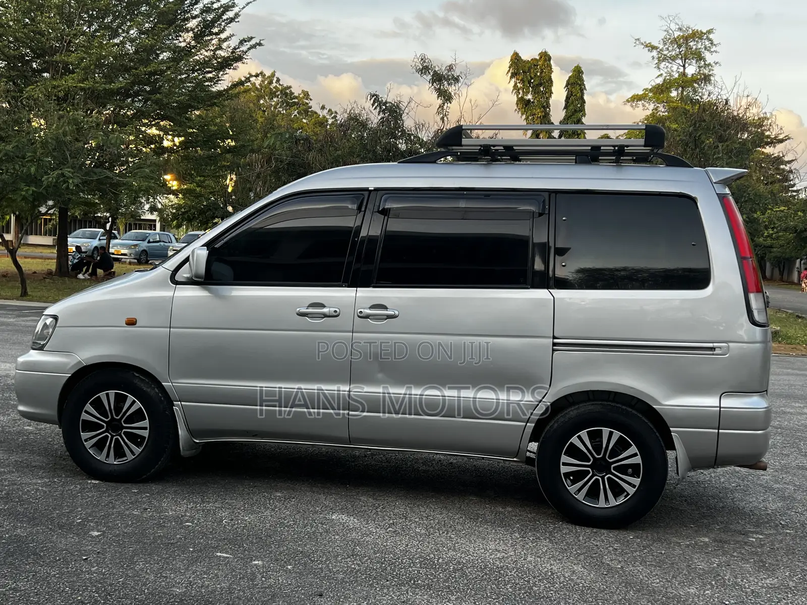 Toyota Noah 2001 Silver