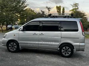Toyota Noah 2001 Silver