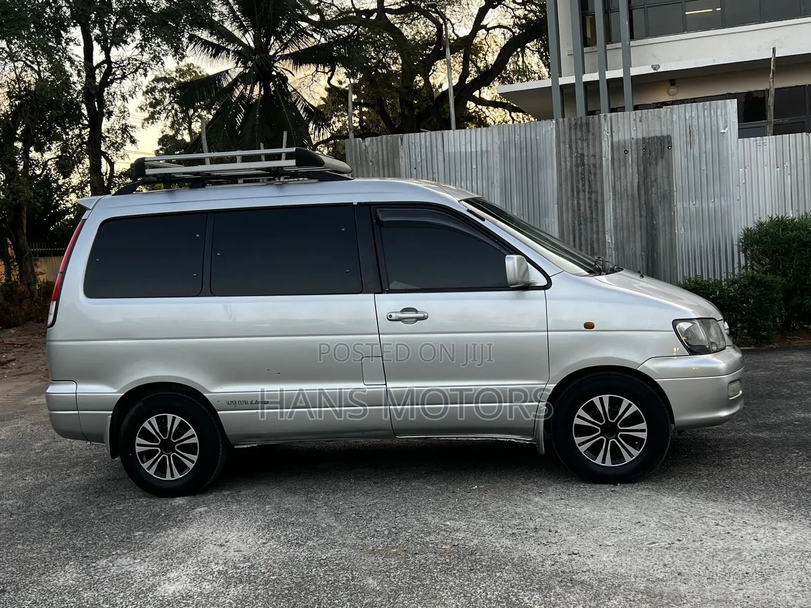 Toyota Noah 2001 Silver