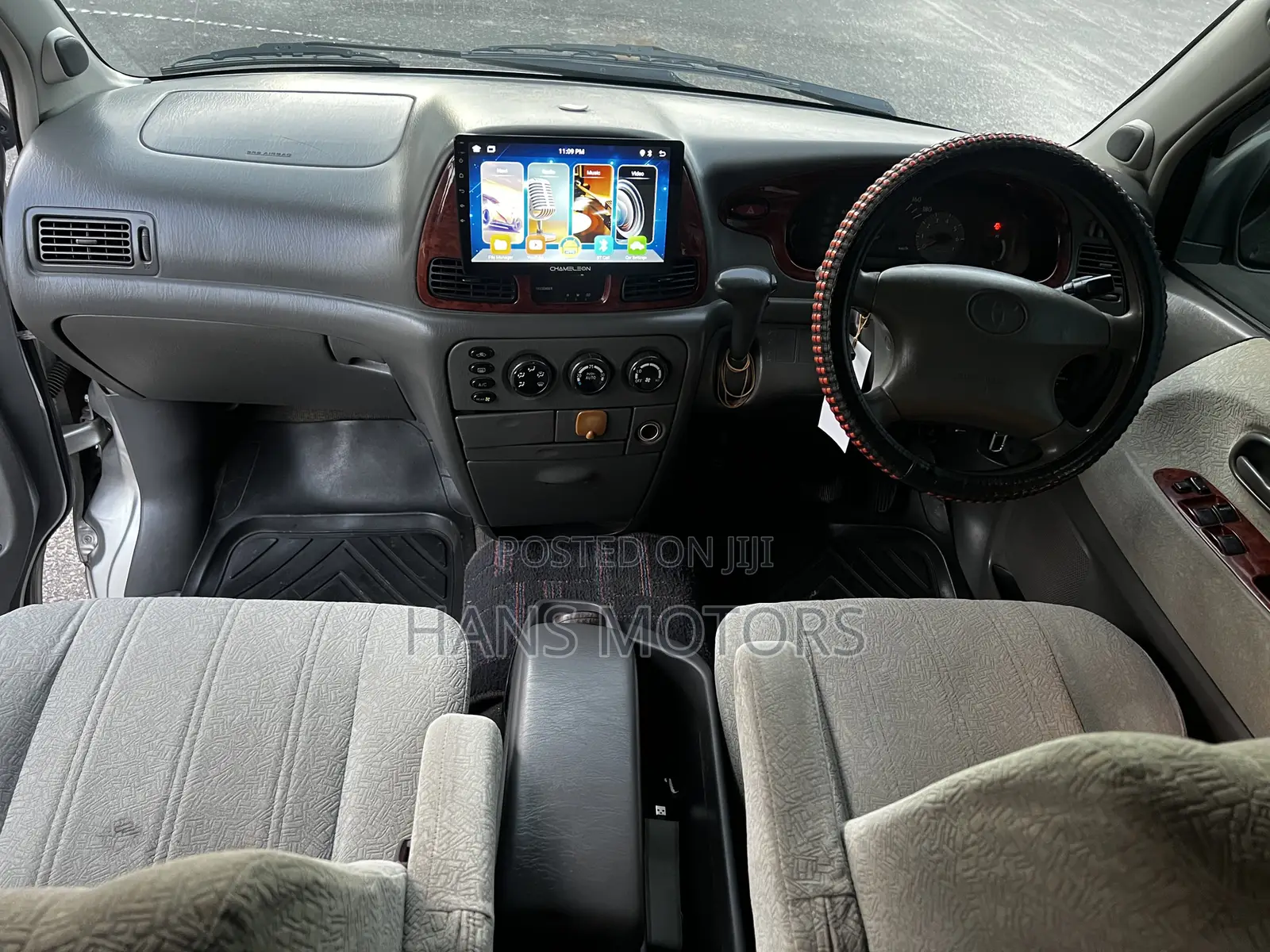 Toyota Noah 2001 Silver