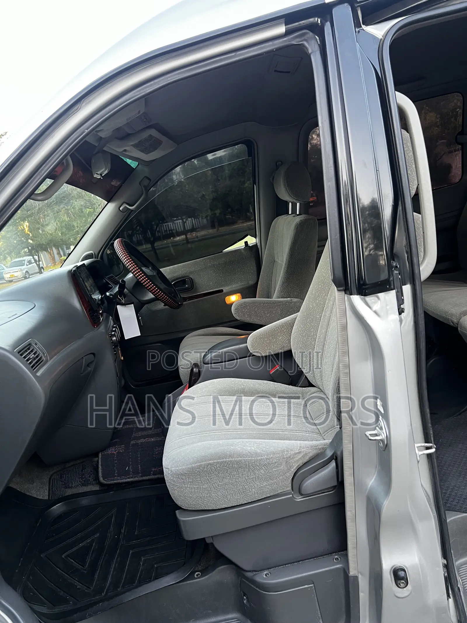 Toyota Noah 2001 Silver