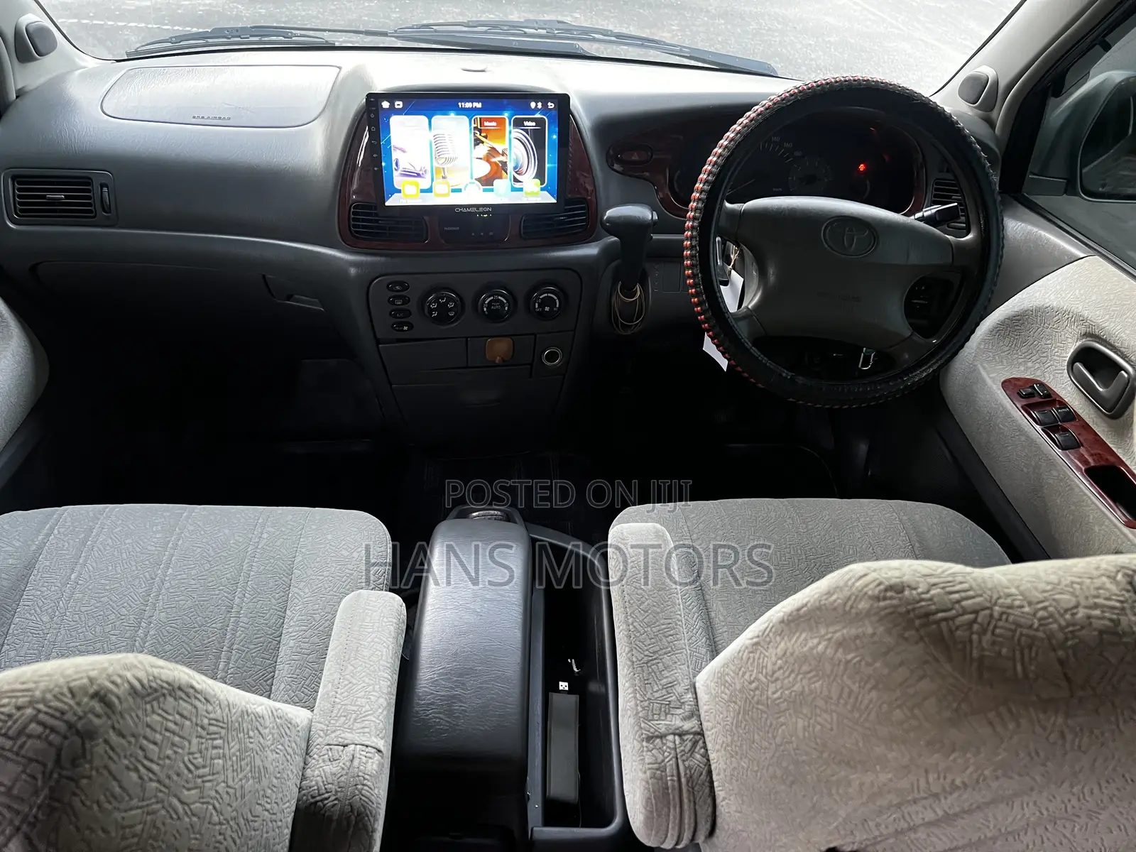 Toyota Noah 2001 Silver