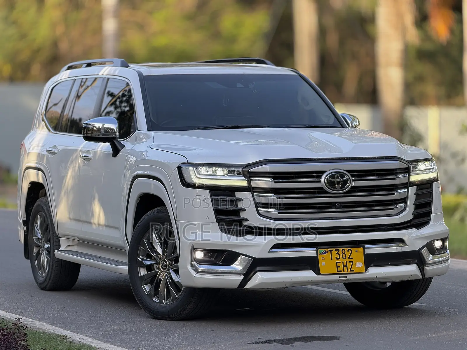 Toyota Land Cruiser 2023 White