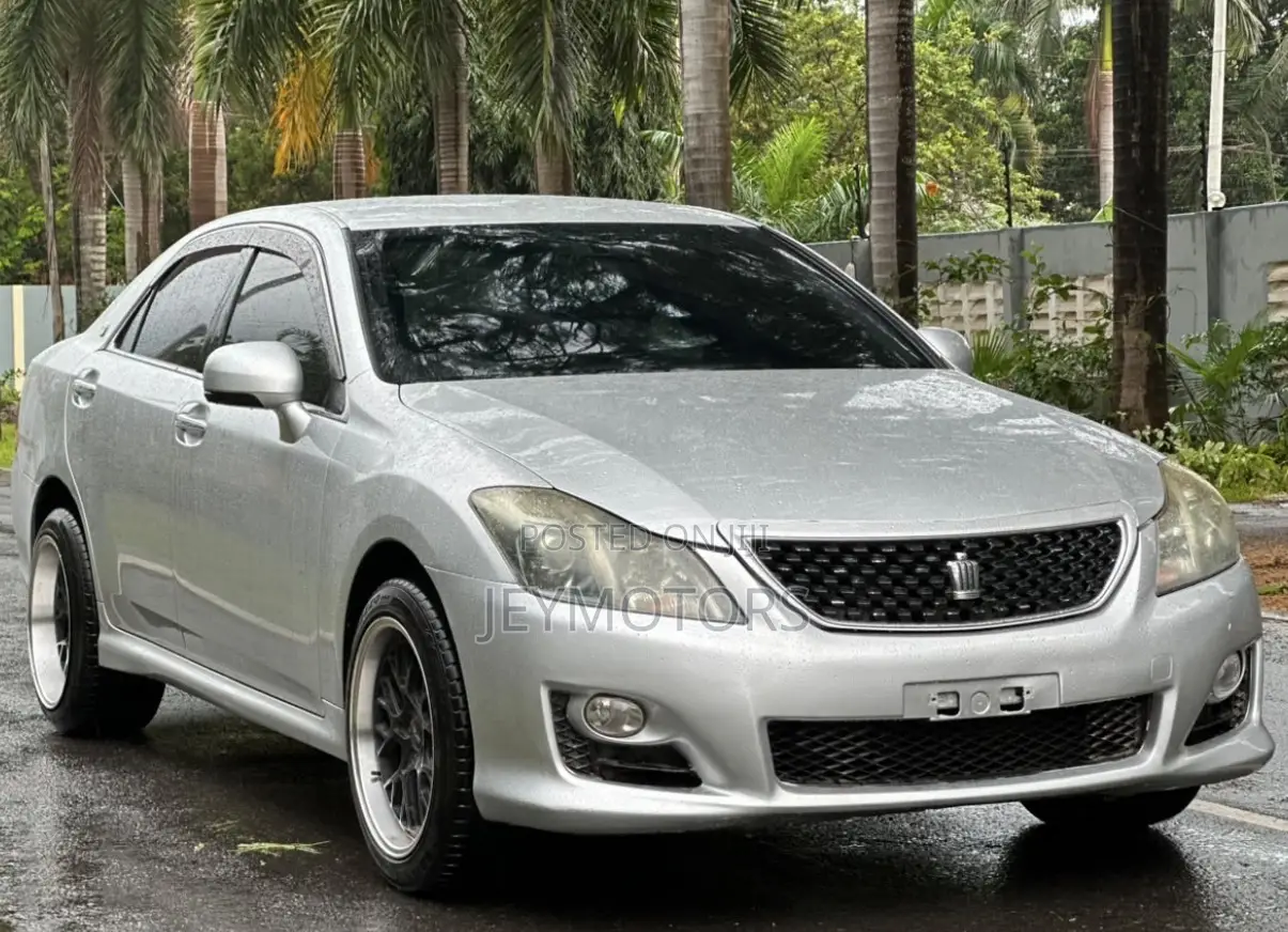 Toyota Crown 2009 Silver